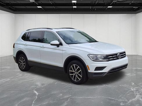 Used 2020 Volkswagen Tiguan SE w/ Panoramic Sunroof Package FWD image 7