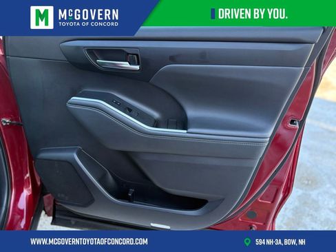 Used 2022 Toyota Highlander XSE image 28