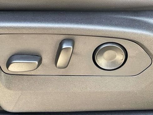 Used 2024 Chevrolet Silverado 2500 LT w/ Convenience Package image 17