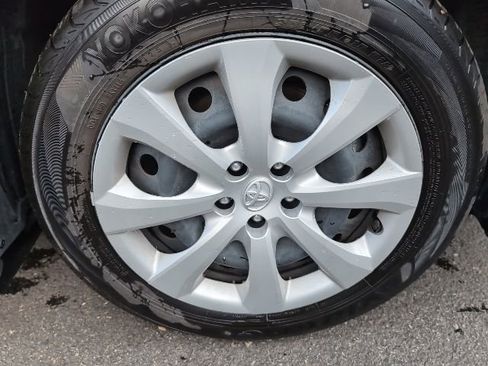 Used 2025 Toyota Corolla LE image 8