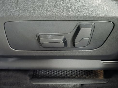 Used 2025 BMW X2 xDrive28i image 15