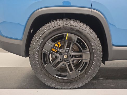 Used 2023 Rivian R1S Adventure AWD/4WD image 12