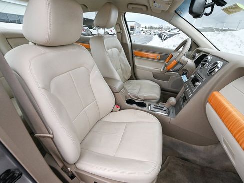 Used 2009 Lincoln MKZ image 24