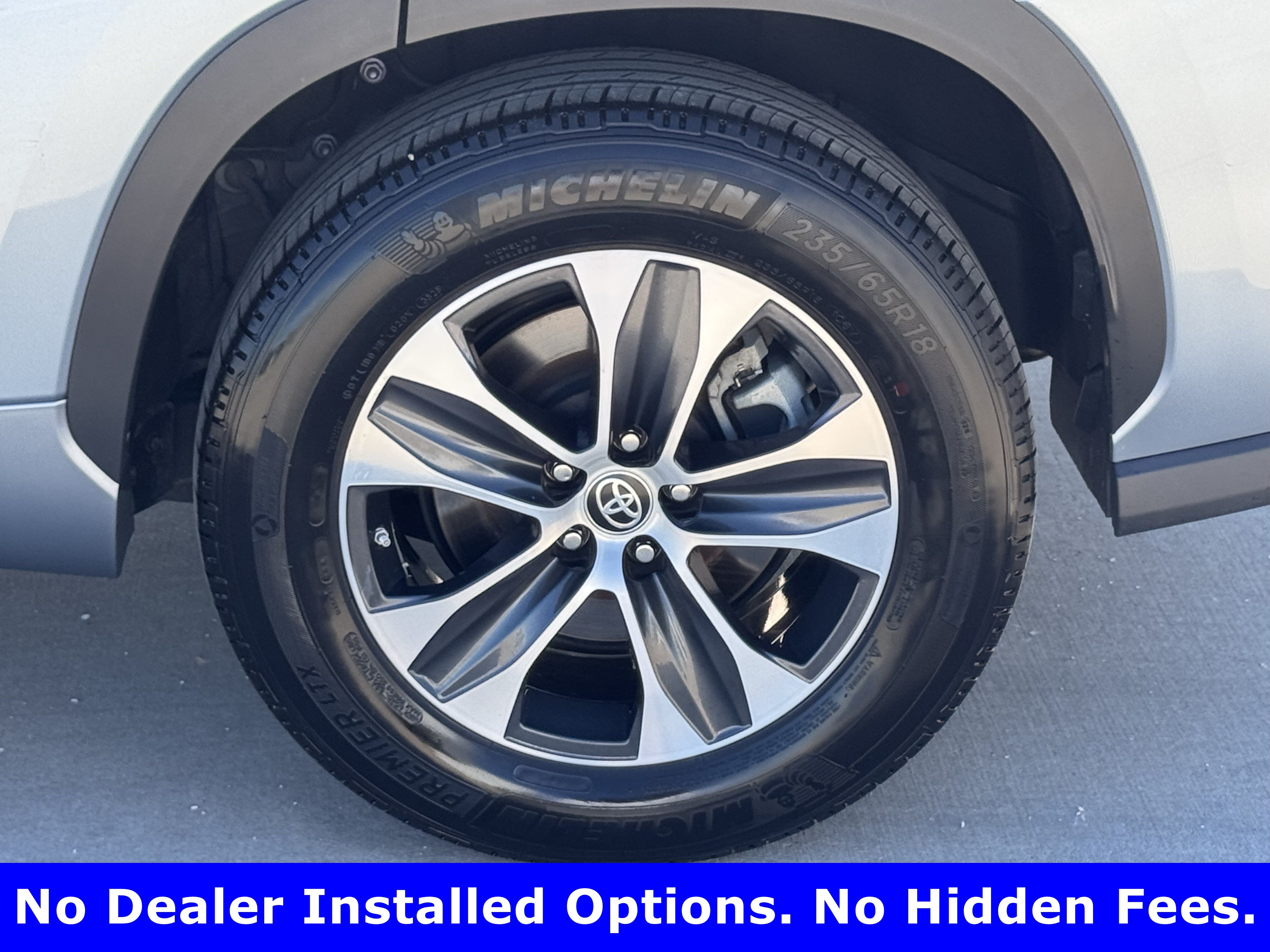 Used 2022 Toyota Highlander XLE FWD image 8