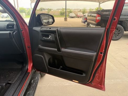 Used 2023 Toyota 4Runner TRD Off-Road image 12