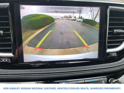 Used 2025 Chrysler Pacifica Limited image 28