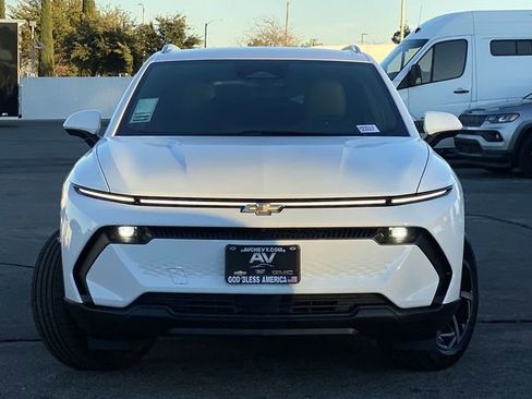 New 2026 Chevrolet Equinox EV LT FWD image 10