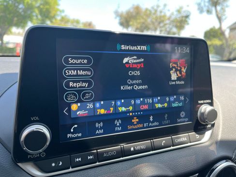 Used 2025 Nissan Sentra SV FWD image 20
