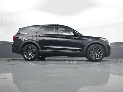 Used 2025 Ford Explorer ST AWD/4WD image 25