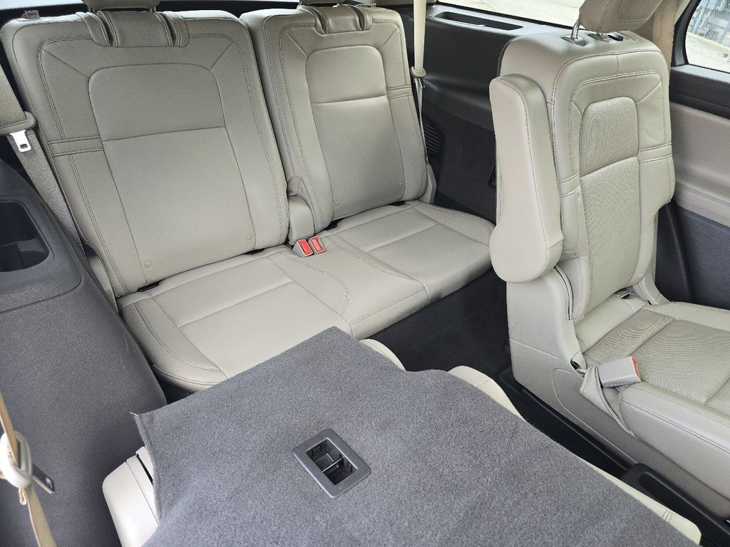 Used 2022 Lincoln Aviator Reserve w/ Equipment Group 201A AWD/4WD image 20