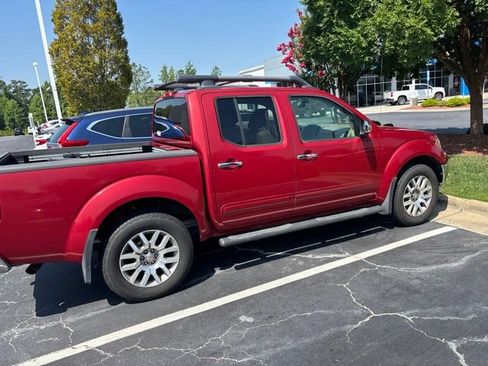 Used 2012 Nissan Frontier SL w/ Moonroof Pkg AWD/4WD image 2