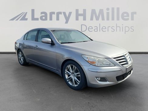 Used 2011 Hyundai Genesis 3.8 w/ Technology Pkg 4 image 7