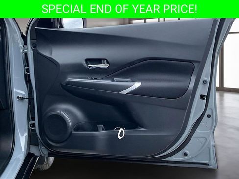 Used 2022 Nissan Kicks SV image 26