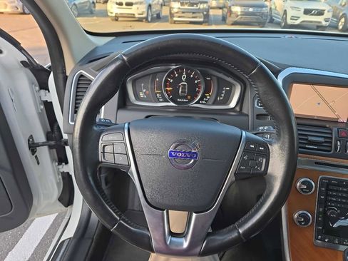 Used 2017 Volvo XC60 T6 Inscription w/ Climate Package image 23