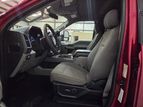 Used 2019 Ford F250 XLT w/ XLT Premium Package image 6