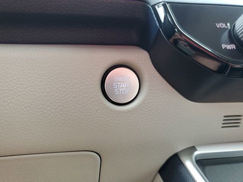 New 2026 Kia Carnival EX image 24