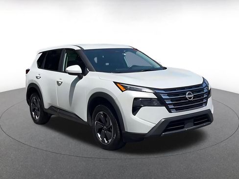 Used 2025 Nissan Rogue SV FWD image 3