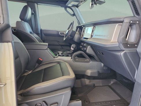 New 2026 Ford Bronco Outer Banks w/ Sasquatch Package AWD/4WD image 19