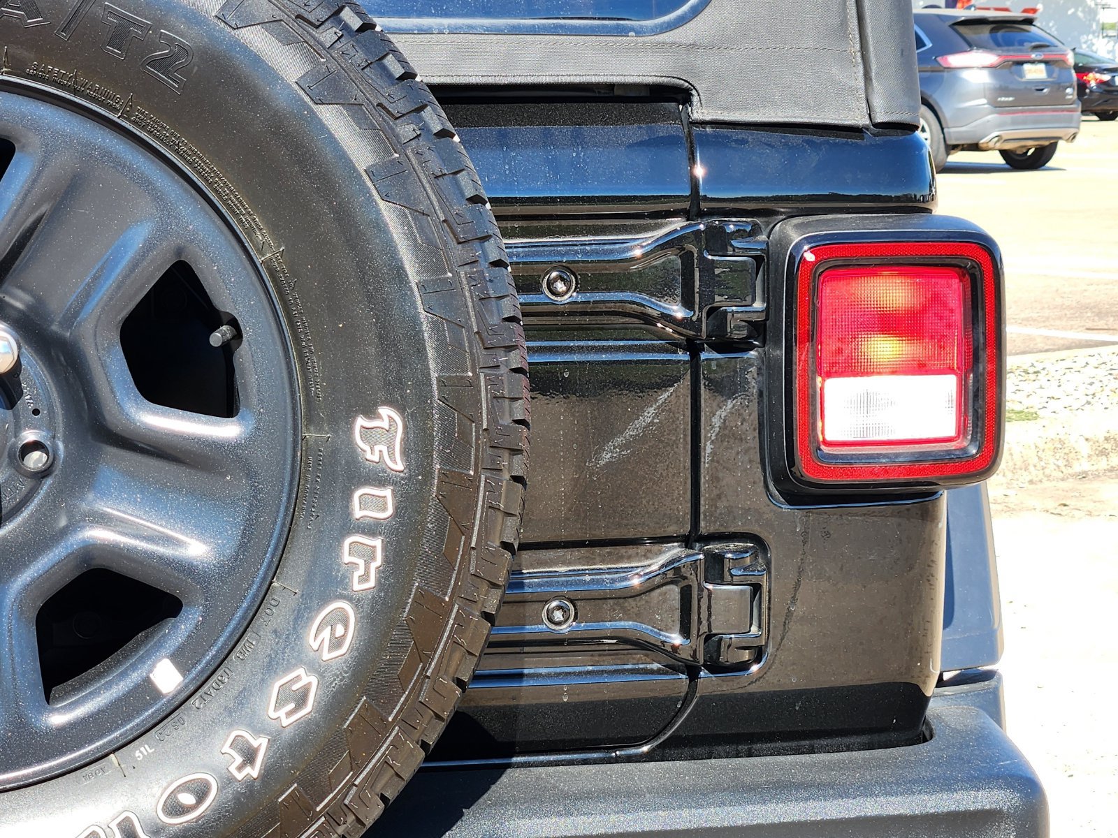 Used 2023 Jeep Wrangler Sport AWD/4WD image 16