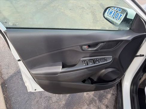 Used 2021 Hyundai Kona SEL image 9