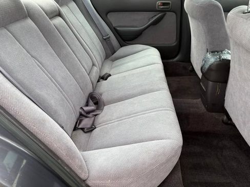 Used 1996 Toyota Camry LE FWD image 17