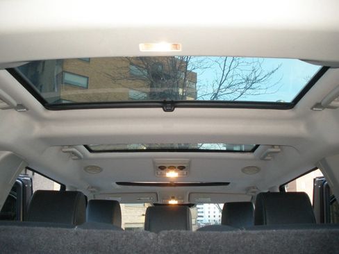 Used 2015 Land Rover LR4 HSE image 24