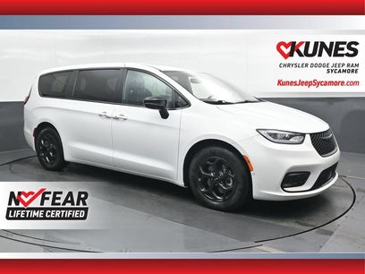 Used 2024 Chrysler Pacifica Limited