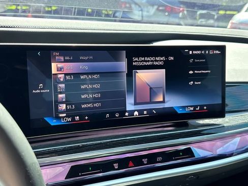 Used 2023 BMW 740i w/ Parking Assistance Package RWD image 20