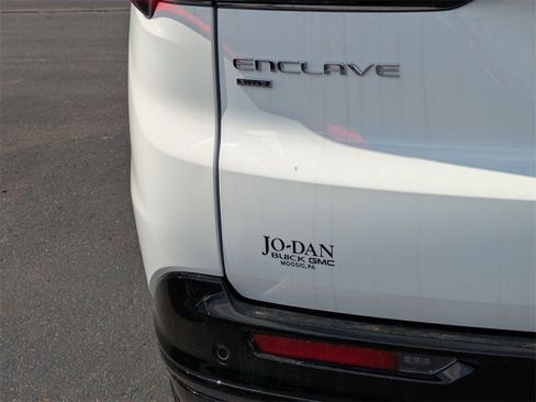 New 2025 Buick Enclave Sport Touring w/ LPO, Floor Liner Package image 28