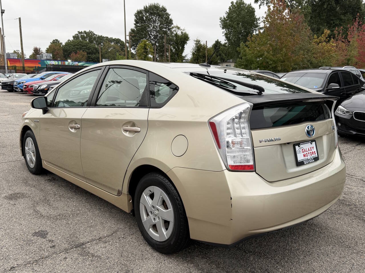 Used 2011 Toyota Prius Three w/ Navigation Pkg FWD image 3