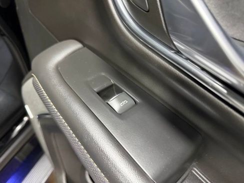 Used 2023 Chevrolet Suburban Premier w/ Advanced Technology Package AWD/4WD image 34