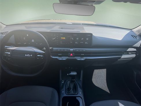 Used 2025 Kia K4 EX image 15