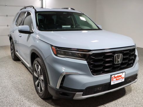 Used 2023 Honda Pilot Touring image 5
