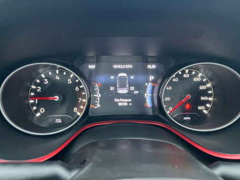 Used 2018 Jeep Compass Trailhawk w/ Cold Weather Group image 17