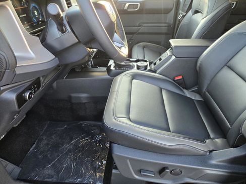 New 2025 Ford Bronco Outer Banks image 9