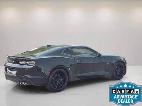 Used 2019 Chevrolet Camaro LT w/ RS Package image 6