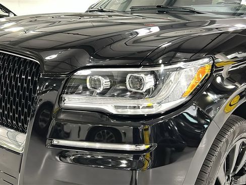 Used 2022 Lincoln Navigator Reserve AWD/4WD image 7