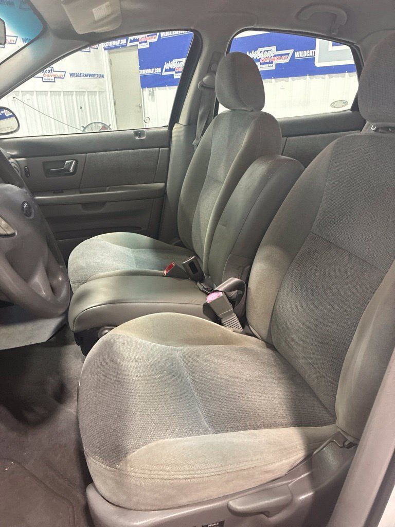 Used 2002 Ford Taurus SE FWD image 10