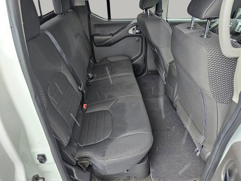 Used 2015 Nissan Frontier PRO-4X image 24