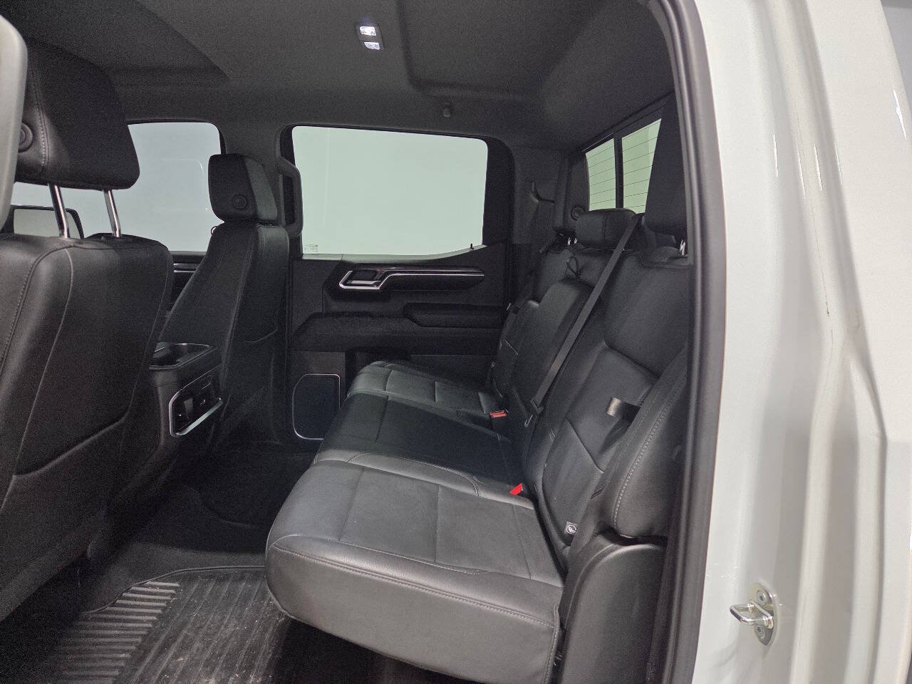 Used 2023 Chevrolet Silverado 1500 LTZ w/ LTZ Convenience Package II AWD/4WD image 16