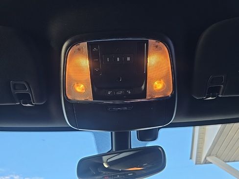 Used 2020 Jeep Grand Cherokee Limited image 29