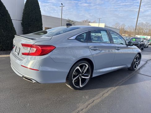 Used 2022 Honda Accord Sport image 4