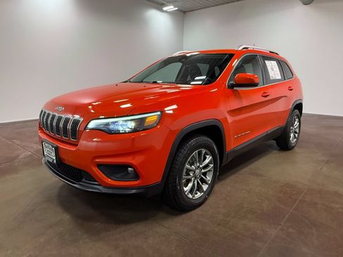 Used 2021 Jeep Cherokee Latitude Lux w/ Comfort/Convenience Group AWD/4WD image 39