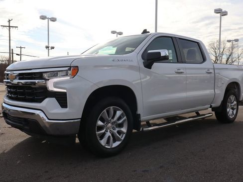 Used 2022 Chevrolet Silverado 1500 LT image 7
