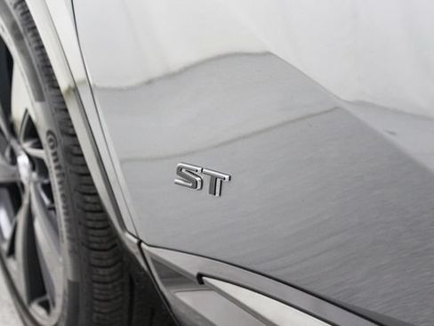 Used 2025 Buick Envision Sport Touring AWD/4WD image 13