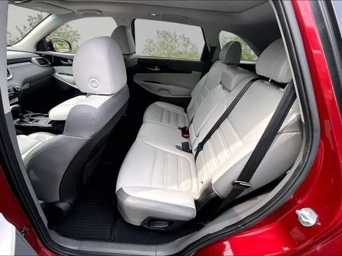 Used 2019 Kia Sorento SX w/ SX Touring Package FWD image 24