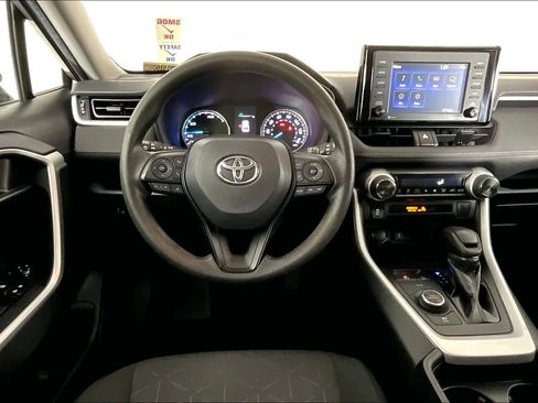 Used 2021 Toyota RAV4 XLE image 5