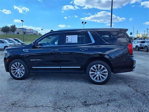 Used 2021 GMC Yukon Denali w/ Denali Premium Package image 23