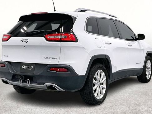 Used 2017 Jeep Cherokee Limited w/ Luxury Group image 2