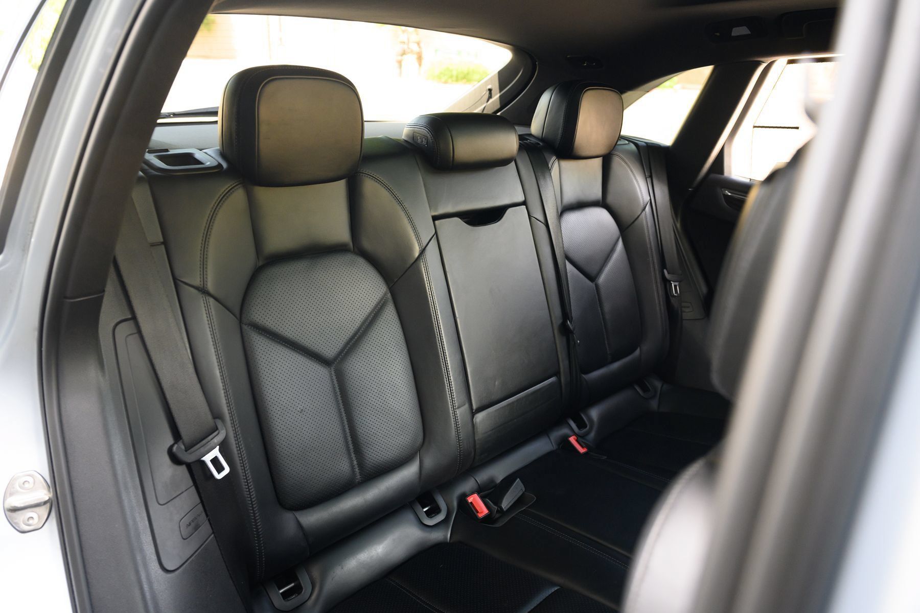 Used 2015 Porsche Macan S AWD/4WD image 13